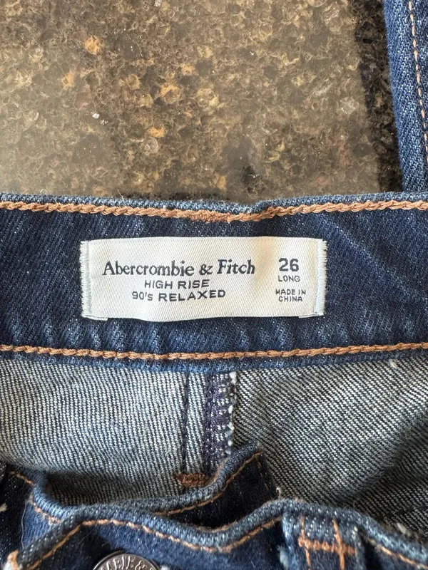 Abercrombie high rise 90s relaxed denim - Image 3