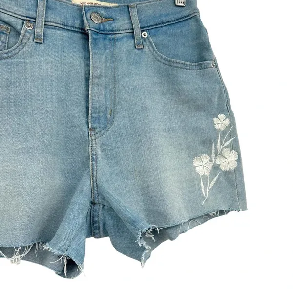 Levi's Mile High Blue Floral Embroidered Light Wash Denim‎ Shorts Size 28 - Image 4