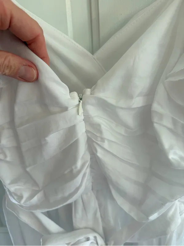 Versona White Ruffle Sleeve Tie Back Fit & Flare Dress Size 6 - Image 3