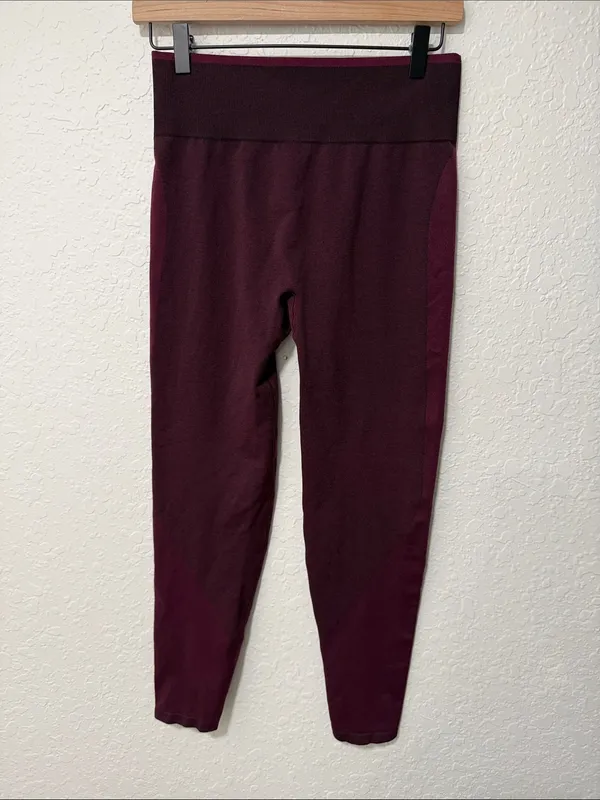 PINK Victoria's Secret Maroon Seamless Leggings Size Large - Image 4