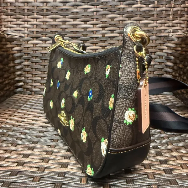 Coach Jes Baguette In Signature Canvas With Vintage Mini Rose Print C6823 - Image 2