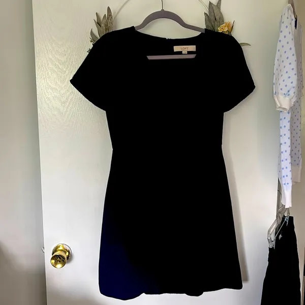 LOFT Navy Flutter Sleeve V-Neck Fit & Flare Dress Size 0 - Image 4