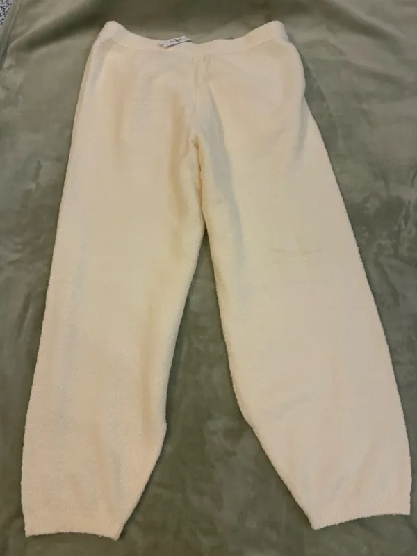 Women’s Gap Brand Cozy Cream Plush Jogger Pants with Pockets Size Medium Petite - Image 5