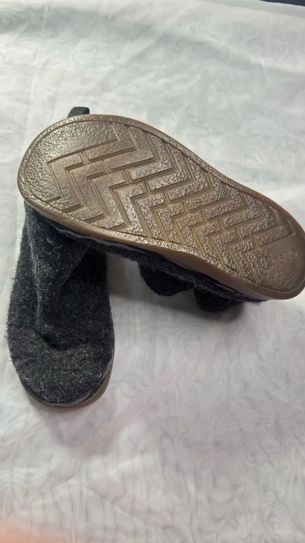 Chaco Felt Slip-On Ankle Boots Black - Image 3