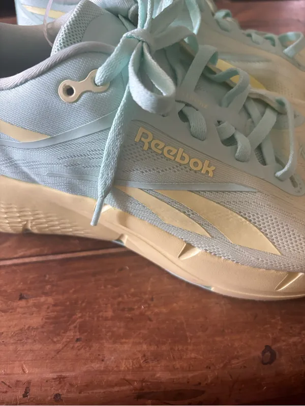 NWOT Ladies Reeboks - Image 7