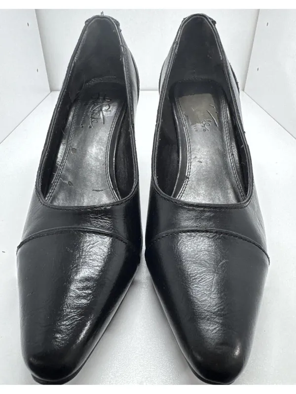 LifeStride Classic Black Kitten Heel Pumps - Image 2