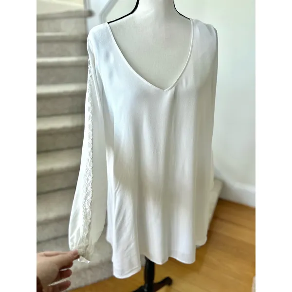 NWT Lovers + Friends Gracie White Crochet Sleeve V-Neck Shift Dress - Image 2