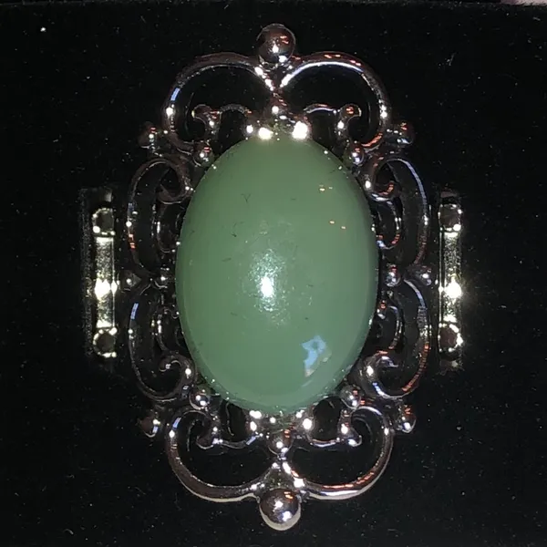Green Oval Cabochon Silver Tone Filigree Statement Ring - Image 3