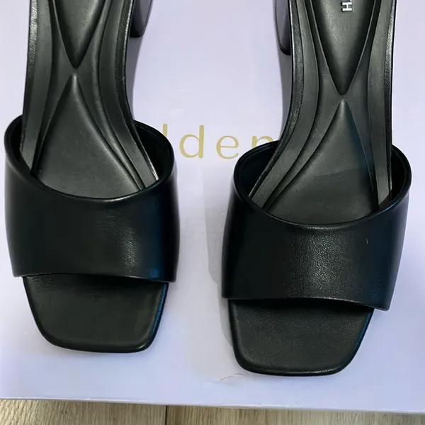 On - 34th Black Women's Slide Sandals EUC - Image 6