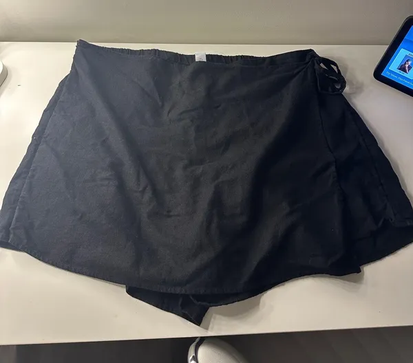 Old Navy Black Wrap Linen Blend Front Skort XL - Image 2