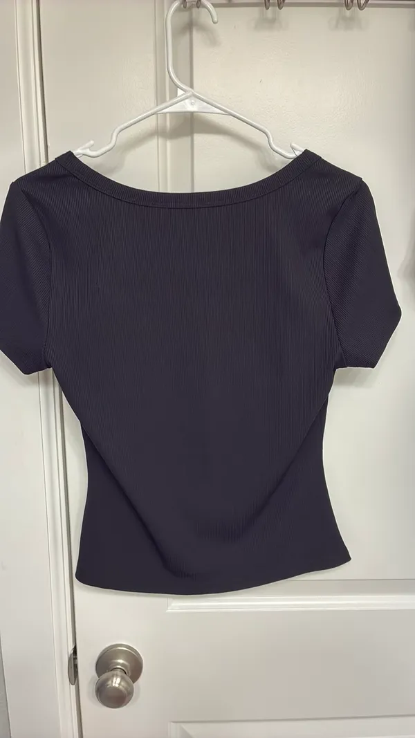 Scoop Neck Tee Black Size M - Image 2