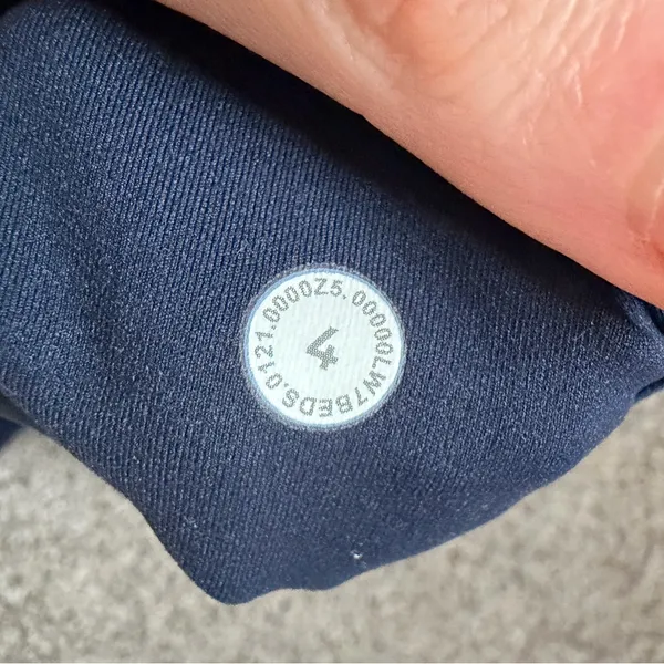 Lululemon Invigorate High-Rise Short 10" in True Navy Blue Size 4 Biker Short - Image 13