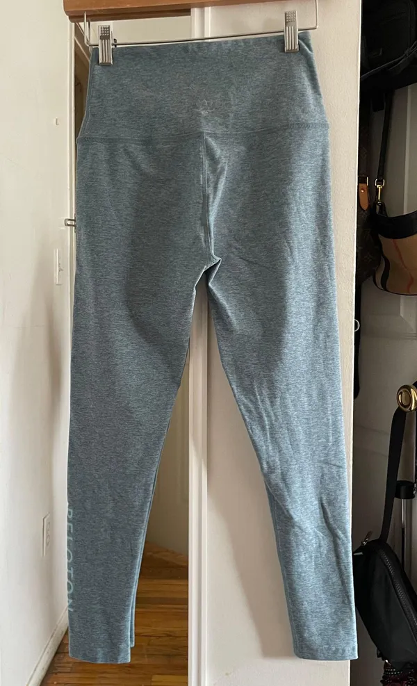 Beyond Yoga x Peloton Heathered Light Blue Caught in the Midi Leggings - Image 5