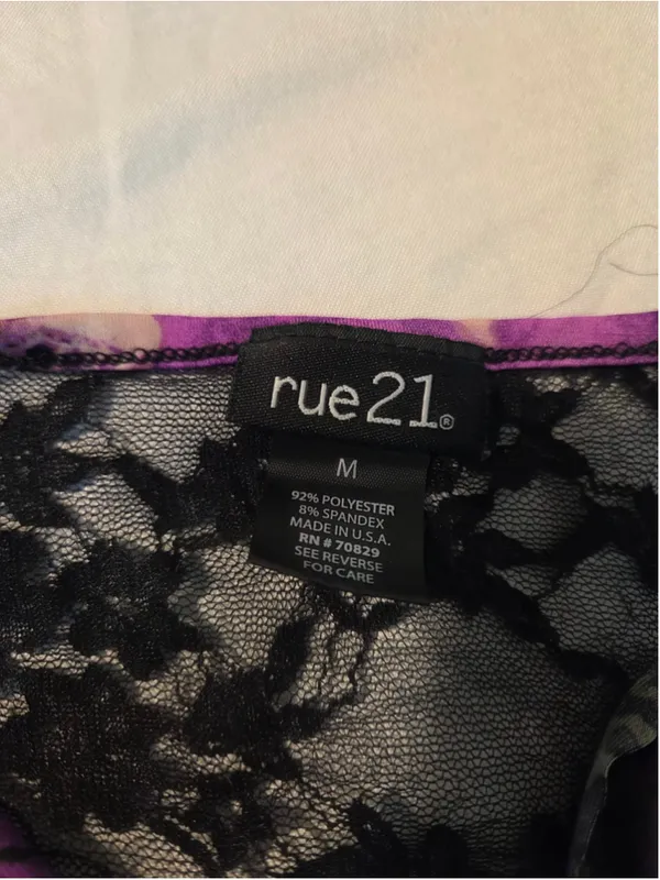 Rue21 Women’s M Sleeveless Cowl Neck Lace Back Mini Dress Purple Green - Image 3