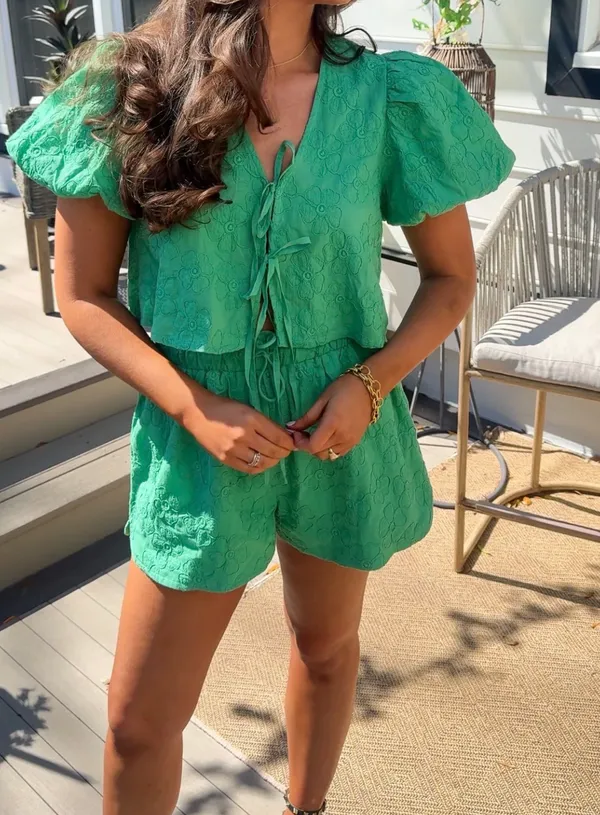 Green eyelet set - Image 3