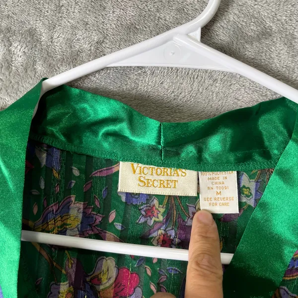 Victoria’s Secret Gold Label Green Floral‎ Satin Night Short Vintage Medium - Image 2