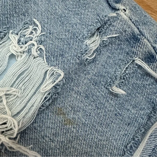 Gap Vintage Classic Fit Cutoff Distressed Denim Shorts Womens 14 - Image 3