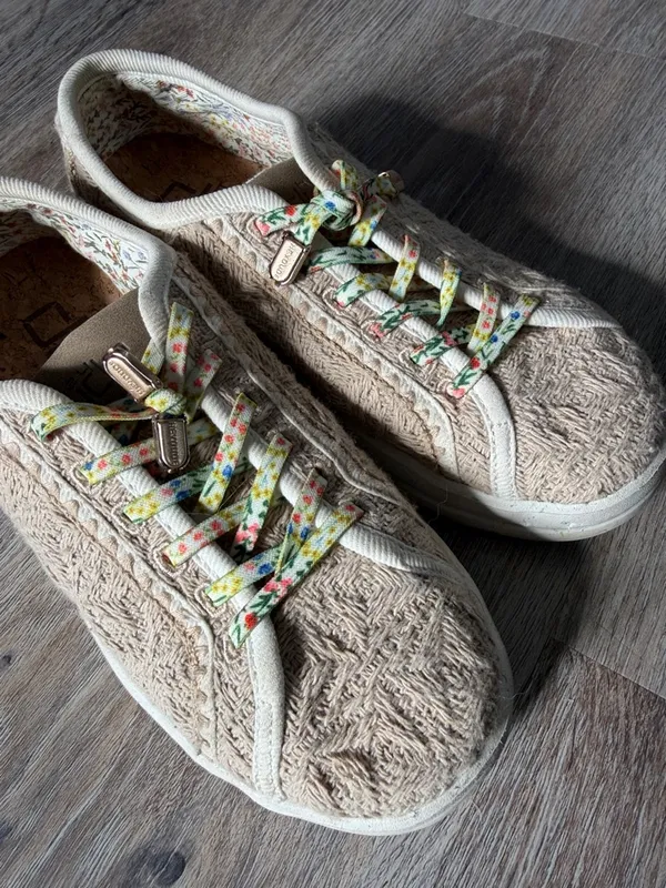 Hey Dude Karina Nut Crochet Sneakers w/ Floral Laces Women’s Size 5 - Image 4