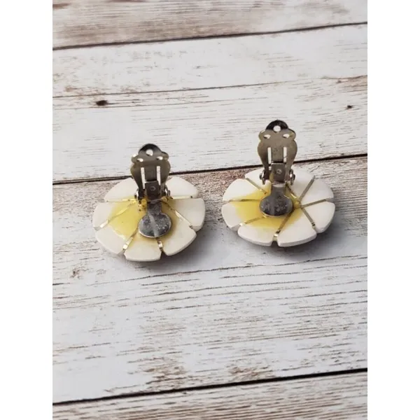 Vintage Clip On Earrings - Slightly Off White & Gold Tone Circle - Image 4