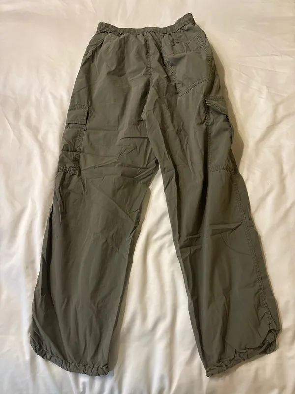 Uniqlo Cargo Pants - Image 3