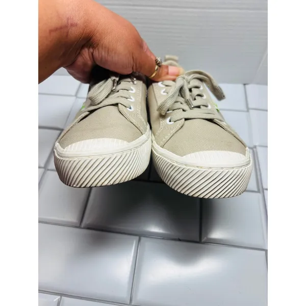 Cariuma x Pantone OCA Low Sneaker Womens 8.5 Men's 7 Plaza Taupe Canvas Shoes - Image 9