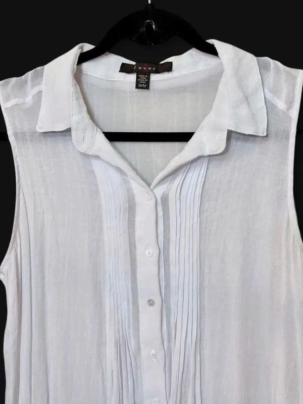 Fever White Sleeveless Collared Button Up Blouse with Pleated Front Sz M - Image 11
