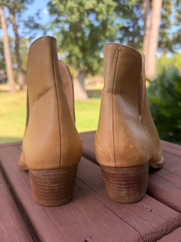 Free People Charm Double V Tan Leather Ankle Boots Size 6 Retail $148 - Image 6