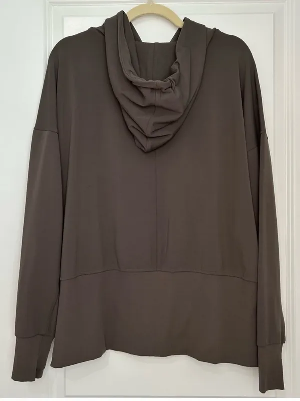 Athleta Mission Hoodie in Shale Brown Size Medium - Image 9