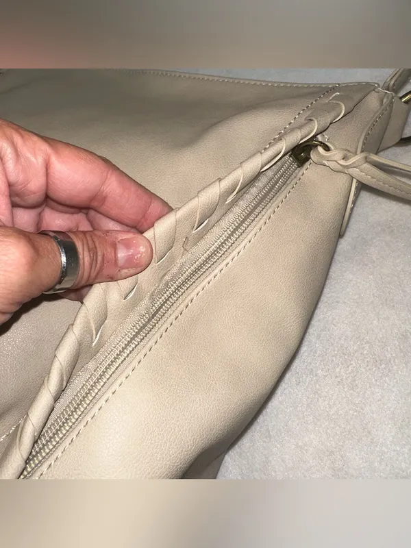 Frye And Co. Aurora Hobo Shoulder Bag Crossbody Strap Cream Whipstitch Pockets - Image 4