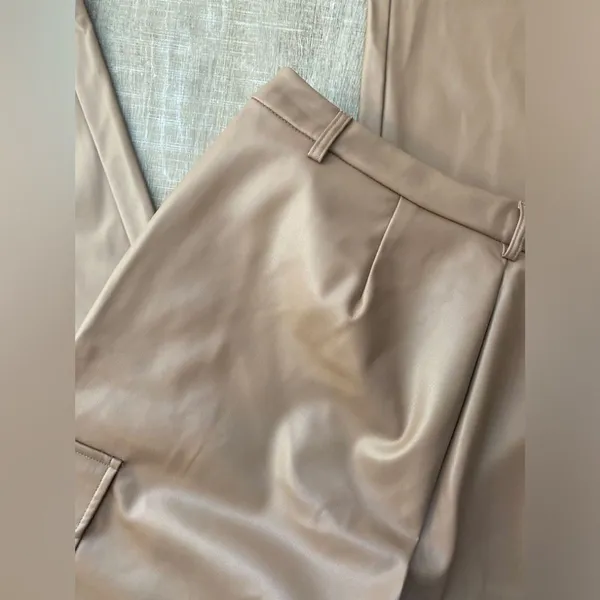 Halogen NWT Wide Leg Faux Leather Cargo Pants Womens XL Taupe Tan Neutral Office - Image 7