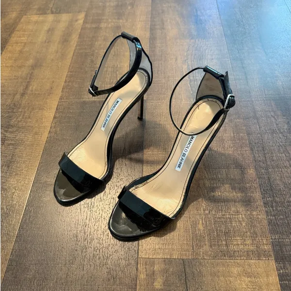 Manolo Blahnik Patent Leather Ankle Strap Heels Size 39.5 Black - Image 3