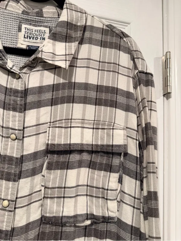 American Eagle Size XL Seriously Lived-In Gray Plaid Flannel Shirt Pearl Snap - Image 3