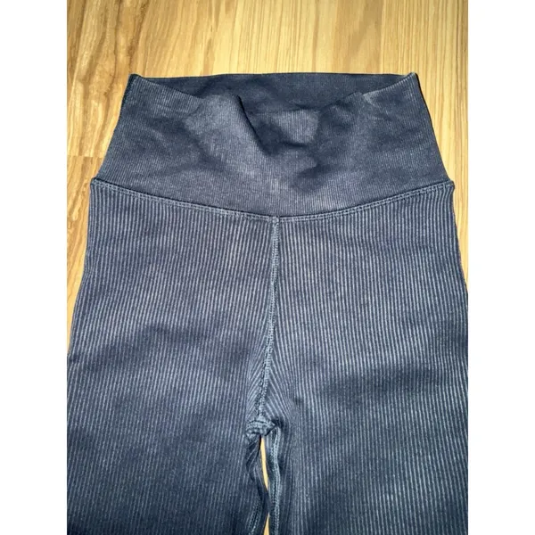 Offline by Aerie Women's Sz XXS Gray Ribbed Knit Thermal‎ Athletic Leggings - Image 3