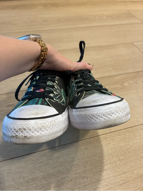 Converse Black Low Top Jungle Safari Leaf Print Sneaker Size Men’s 7/Women’s 9 - Image 5