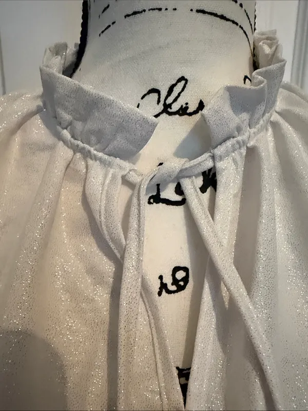 Como Black Sleeveless Ruffle Tie-Neck Camisole in White - Image 6