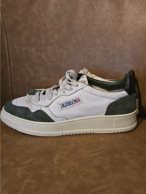 Autry Women’s White and Green Low-Top Sneakers - Image 3