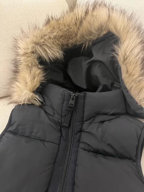Abercrombie & Fitch Black Puffer Vest with Fur Hood - Image 4
