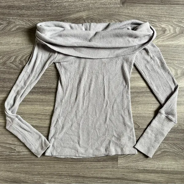 Free People - Snowbunny Off The Shoulder Top In Grey - Image 4