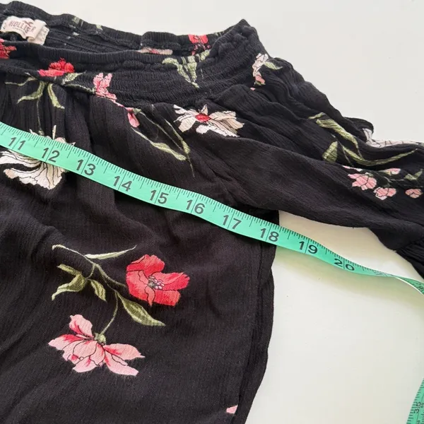Hollister Floral Top Sz‎ Med Off the Shoulder Bell Sleeves Boho Peasant Style - Image 7