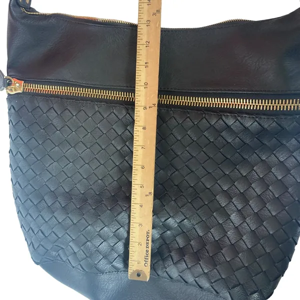Madison West Black Vegan Leather Shoulder Bag - Image 8