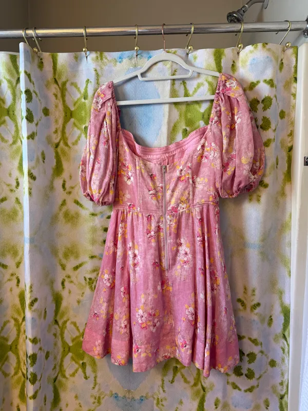 Bardot Mini Dress Pink Floral puff sleeve size medium - Image 4