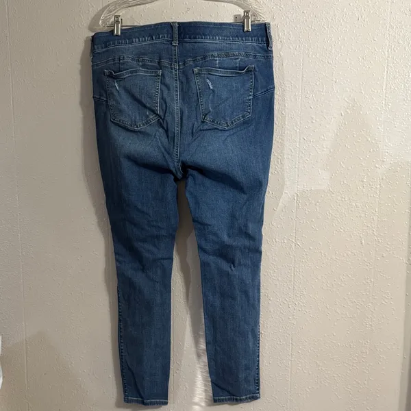 Torrid Distressed Skinny Jeans in Blue 18R - Image 7