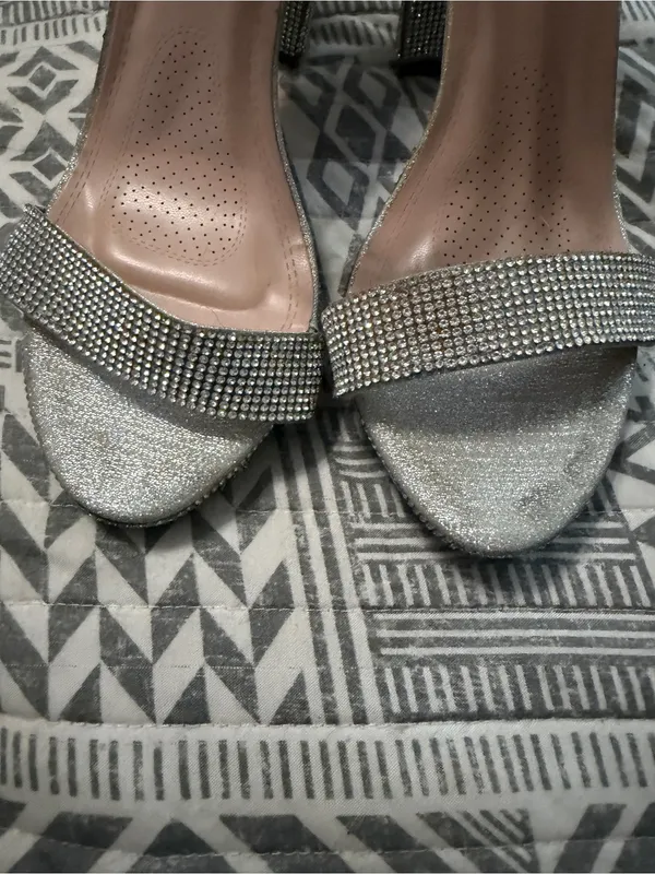 Windsor Silver Rhinestone Block Heel Sandals Size 7 Wedding Prom Formal - Image 2