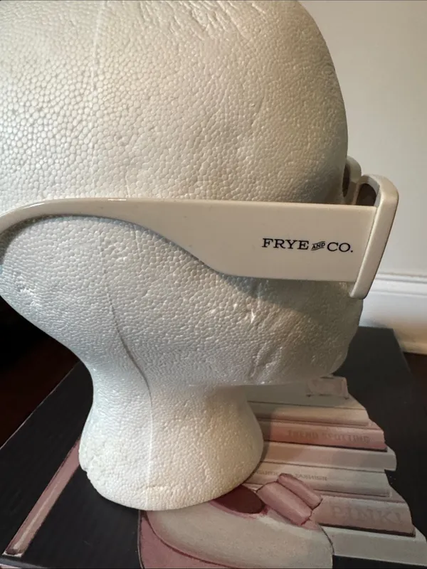 FRYE AND CO. Cream Rectangular Sunglasses with Brown Lenses - Image 2
