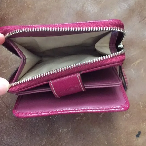 EUC Coach Signature C Pink Patent Purse Wallet - Image 4