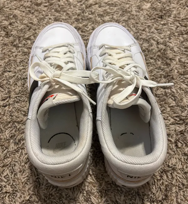 Nike shoes  - Image 2