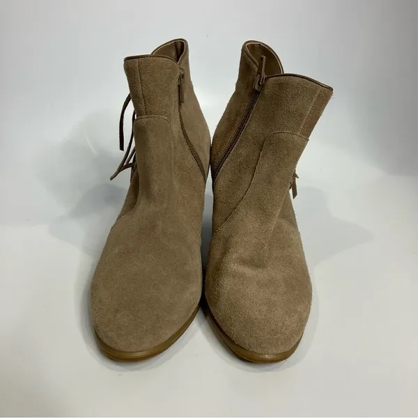 Bass tan suede fringe ankle boots with‎ heel size 6.5 - Image 2