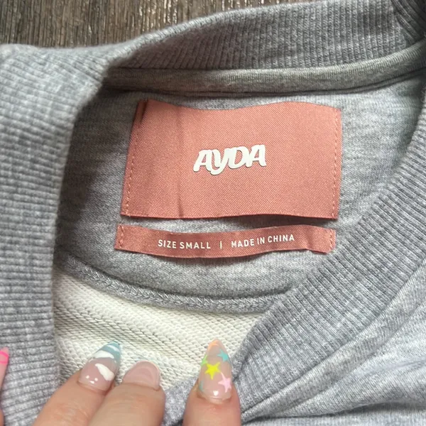 THE TEDDY SWEATSHIRT Gray - Image 3