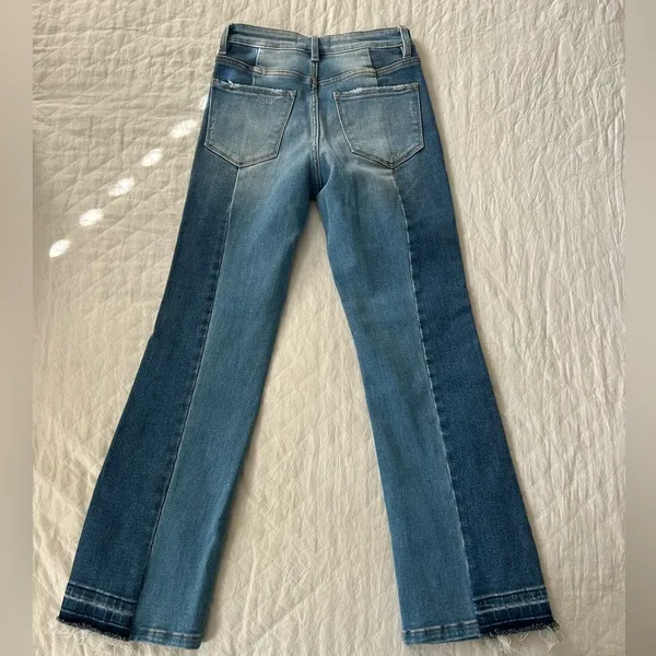 Vervet Flying Monkey Two Tone Light Wash Straight Leg Jeans - Image 4