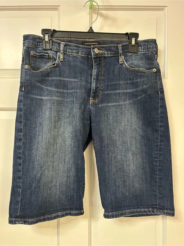 Banana Republic Women's Dark Indigo Denim Bermuda Shorts - Image 3